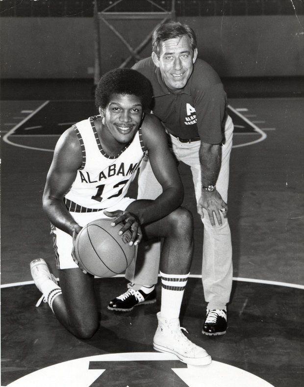 C.M. Newton on the Alabama court with Wendell Hudson, the university&rsquo;s first Black scholarship athlete
