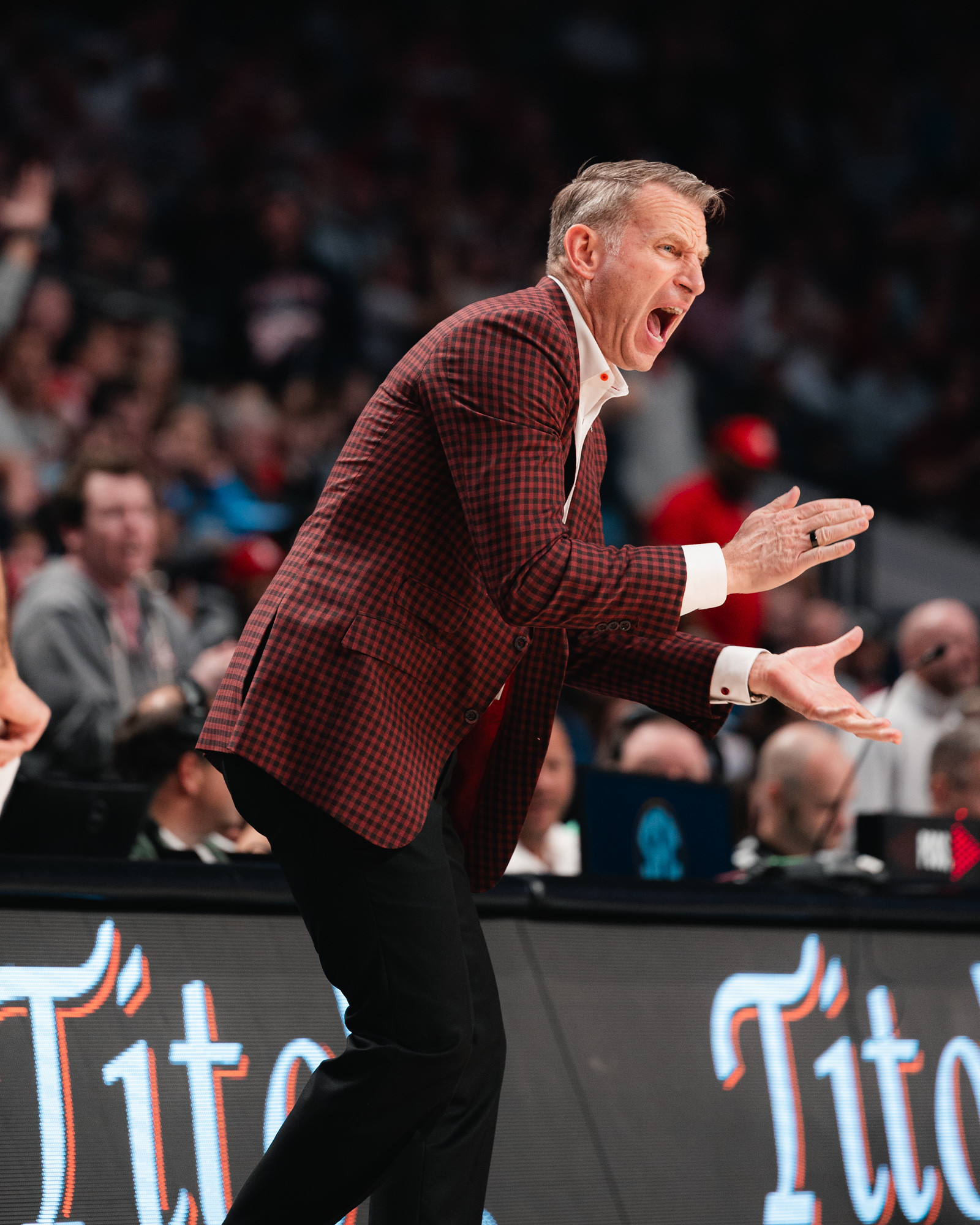 Nate Oats on the Alabama sideline